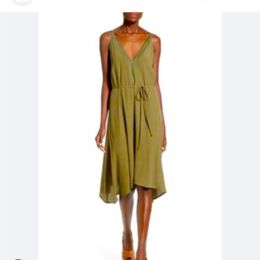 Astr killing me softly Olive green midi dress